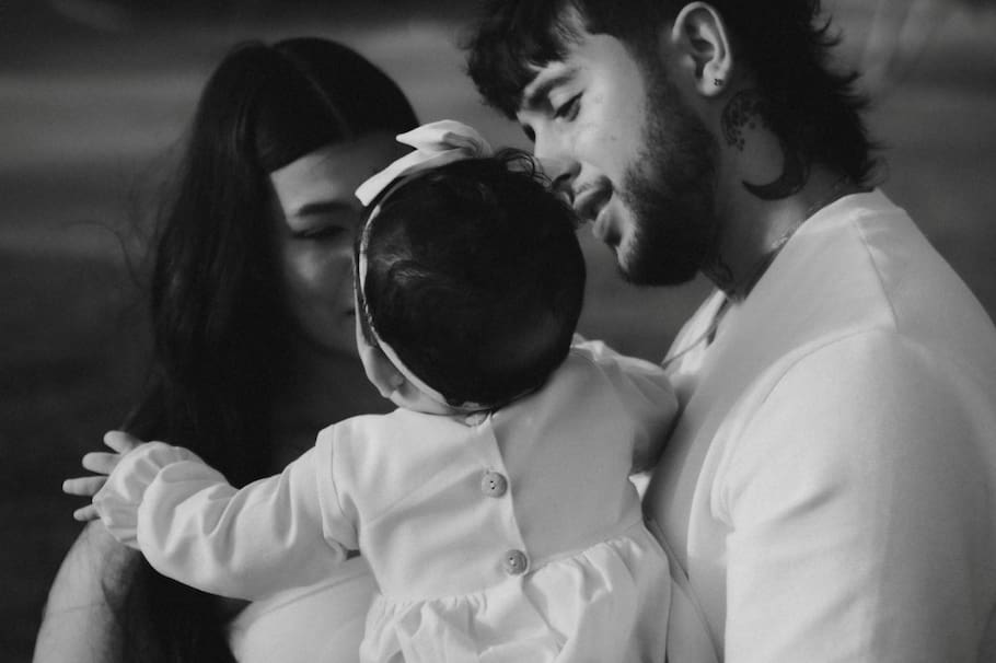 A través de un desgarrador mensaje publicado en sus redes sociales, Dekko confirmó la muerte de su hijo de cuatro días de nacido.
