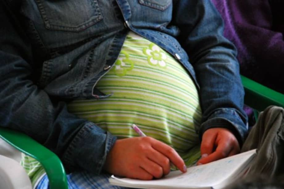Pobreza y falta de educación aumentan embarazos adolescentes en Latinoamérica