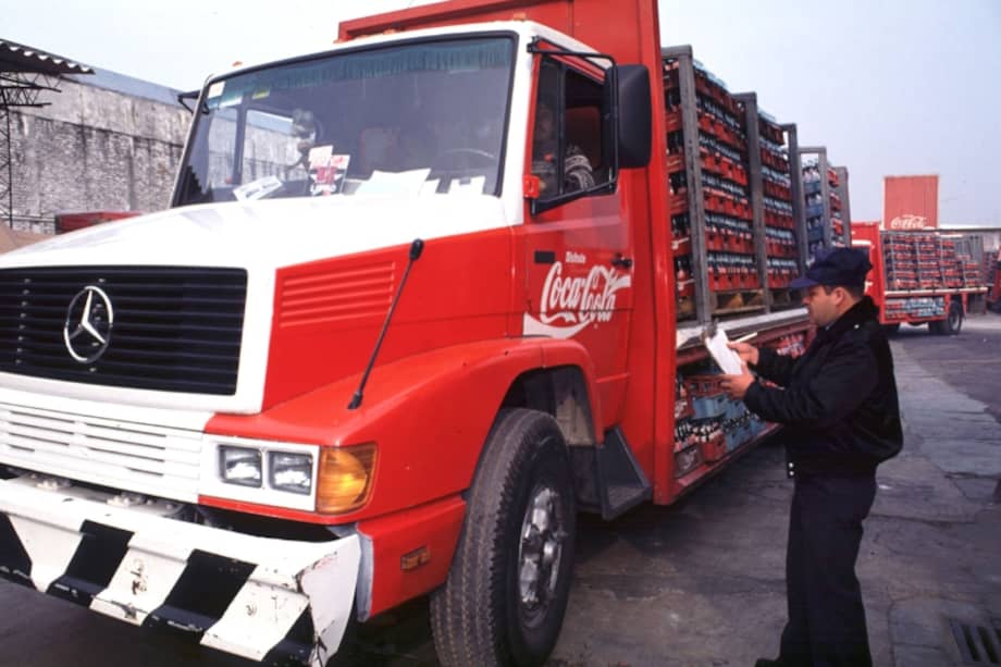 Ades se suma al extenso portafolio de bebidas que tiene Coca-Cola. /Bloomberg.