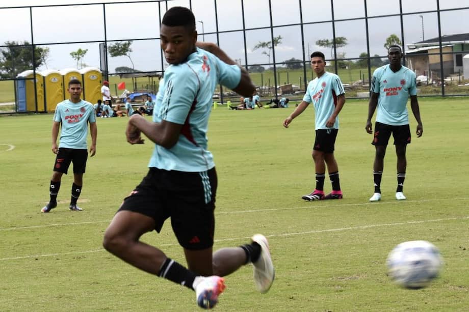El entrenamiento de la selección de Colombia Sub-17 en Guayaquil, Ecuador, previo al duelo de este lunes contra Brasil.