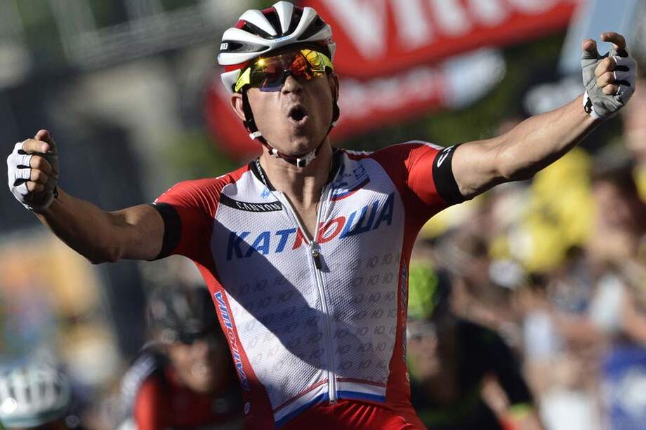 El noruego Alexander Kristoff celebra su triunfo de ayer en el Tour de Francia. / AFP