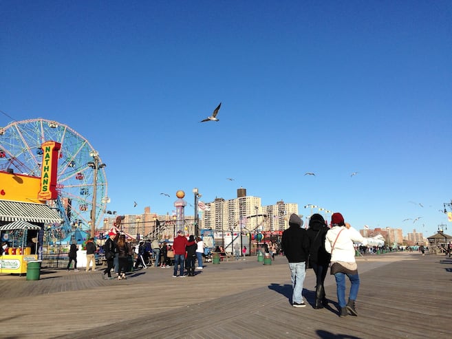 Tiroteo cerca de Coney Island deja ocho heridos, entre ellos cuatro niños