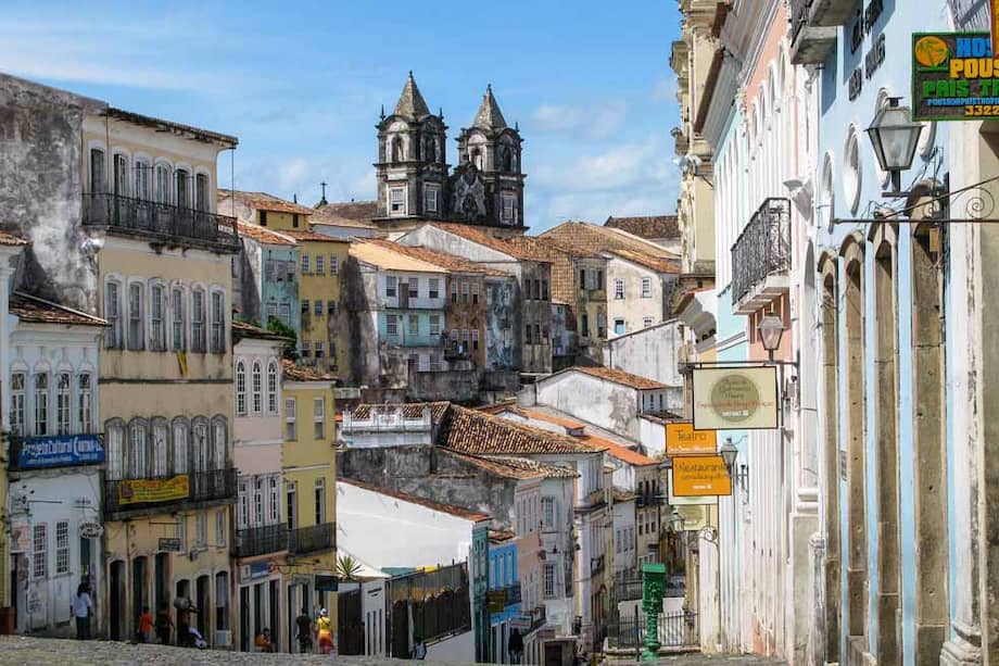 El centro de Salvador de Bahía llama la atención por sus edificaciones de los siglos XVIII, XIX y XX. / 123rf