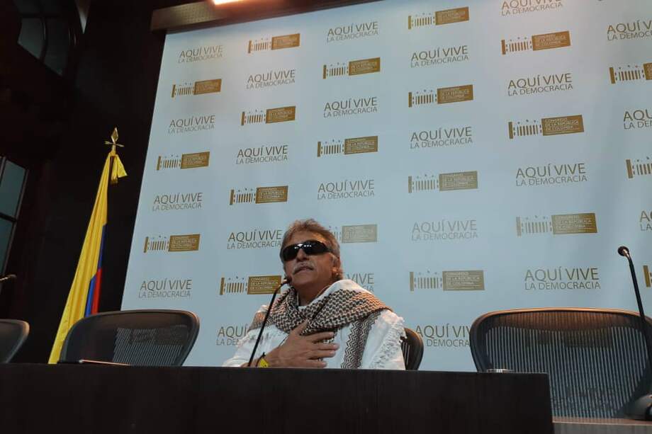 Santrich convocó a una rueda de prensa en el Congreso de la República para hacer el pronunciamiento, pedir perdón y reiterar su compromiso para comparecer ante la JEP. / Germán Gómez Polo - El Espectador