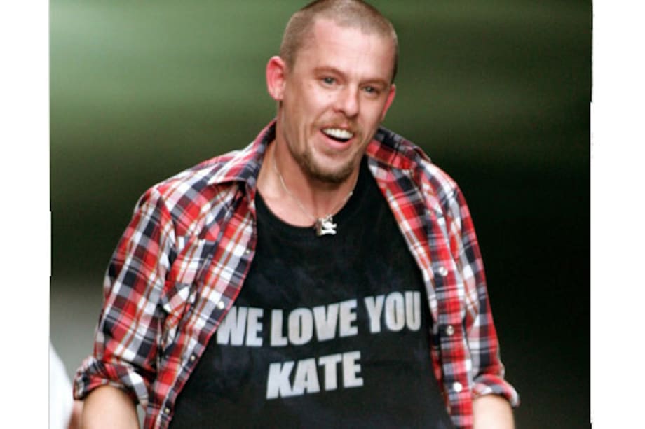 El diseñador Alexander McQueen murió en Londres