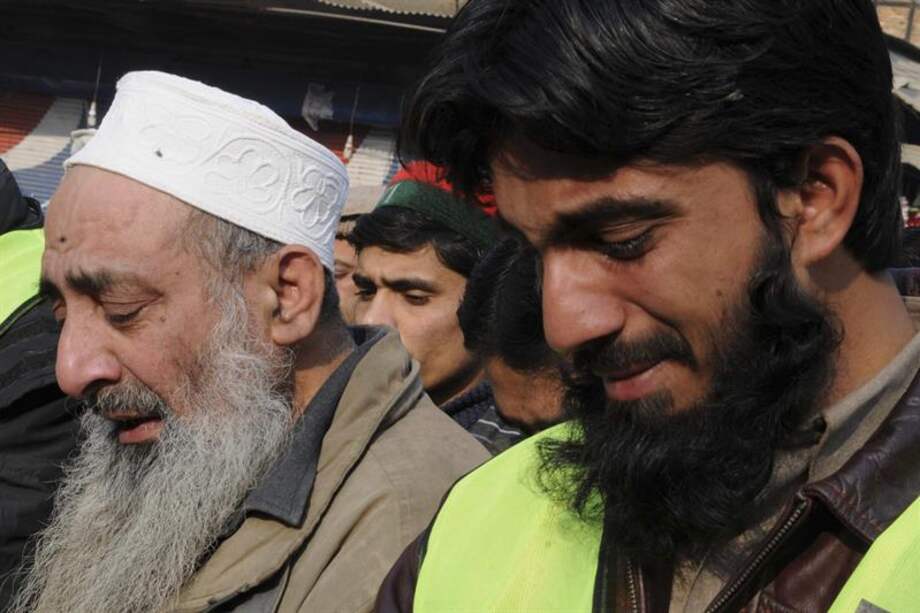 Tras masacre en escuela, Pakistán levanta moratoria sobre la pena de muerte