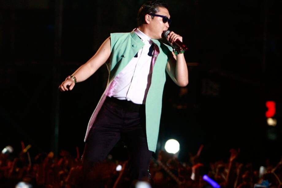 Psy se ha convertido en todo un héroe nacional por la historia de un joven que busca chica en el barrio de Gangnam.