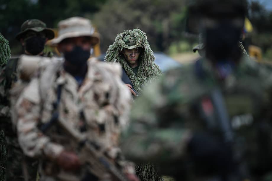 Demostración de poderío militar del ejército colombiano en la base militar de Tolemaida que contó con la presencia del presidente Ivan Duque