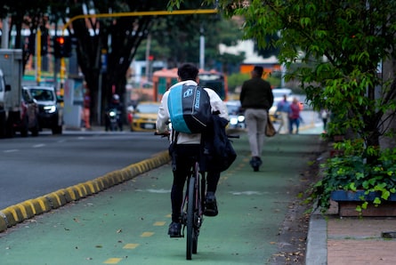 ¿Qué tan seguros se sienten los ciclistas en Bogotá? La gente opina