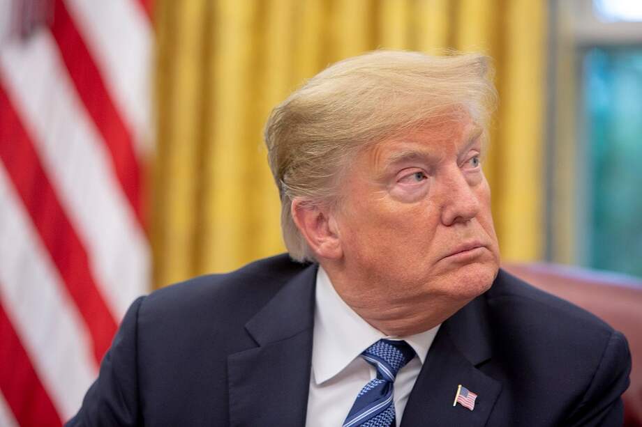 El hoy presidente de Estados Unidos, Donald Trump, en la Oficina Oval el 11 de septiembre de 2018, en la Casa Blanca en Washington. Según el libro de Bob Woodward, los asesores de entonces del presidente estaban preocupados "por su carácter imprevisible, su ignorancia y sus opiniones peligrosas”.