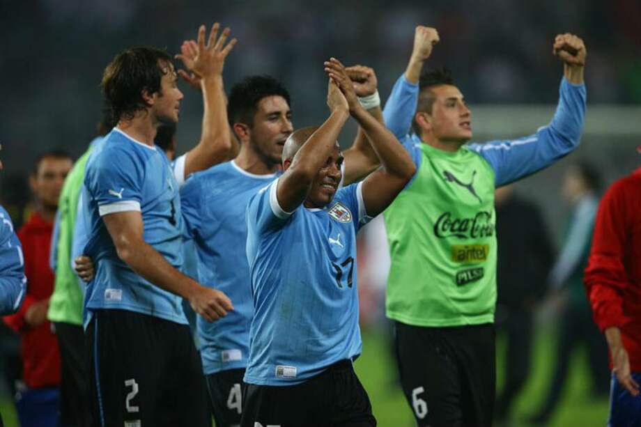 Uruguay enfrentará a Colombia con cuatro bajas sensibles