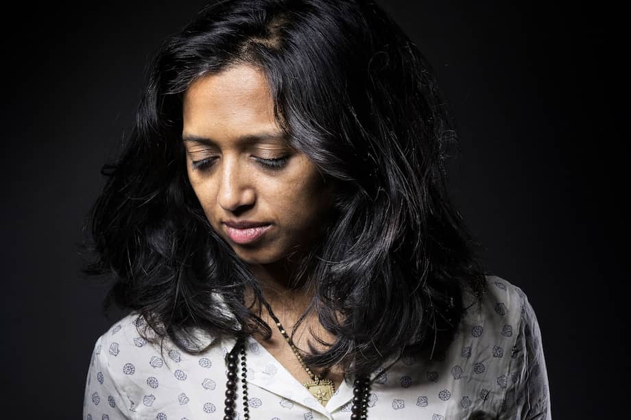 (Archivo) Nathacha Appanah posa durante una sesión de fotos en Manosque, al sureste de Francia.