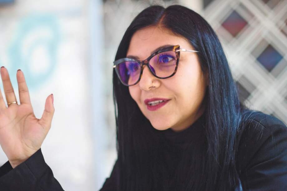 "Esto es algo que no me ha dejado descansar, necesito saber la verdad de lo que pasó con mi papá", Johana Morales. / Gustavo Torrijos