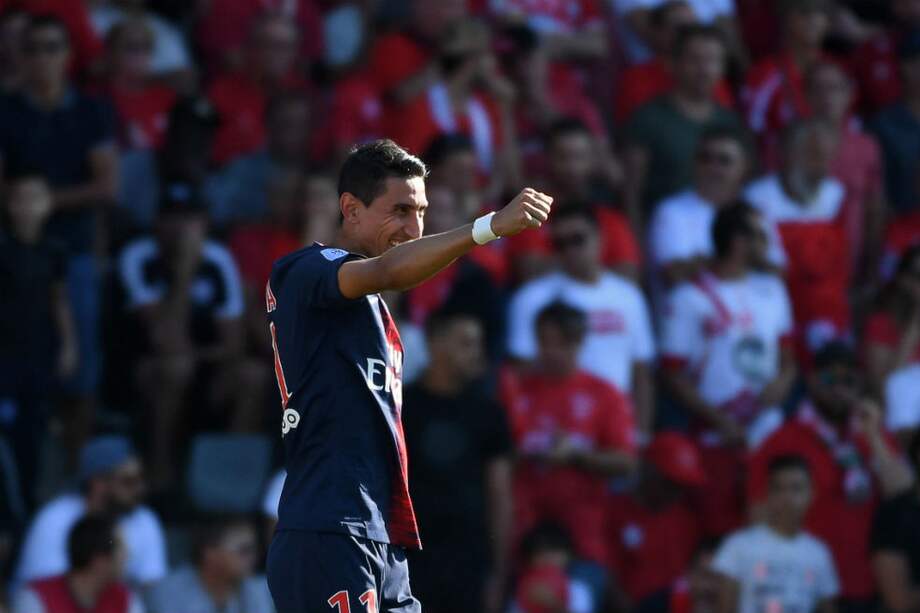 Angel Di María celebra su gol frente al Nimes. / AFP