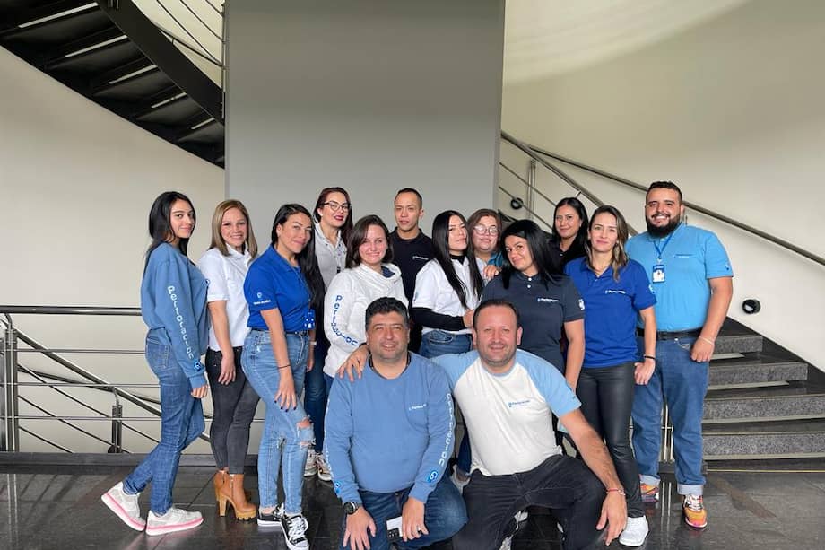 Equipo de especialistas de Perforación de orejas SAS.