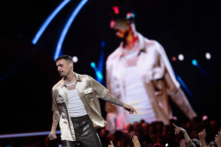 Rels B ha compartido escenario con distintos artistas de talla mundial. En el año 2023 se presentó en uno de los festivales más importantes del continente suramericano, Festival Internacional de la Canción Villa del Mar, en Chile.