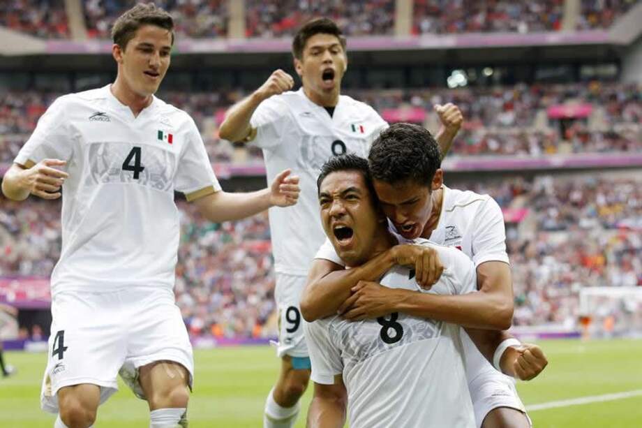 México remonta y alcanza su primera final olímpica