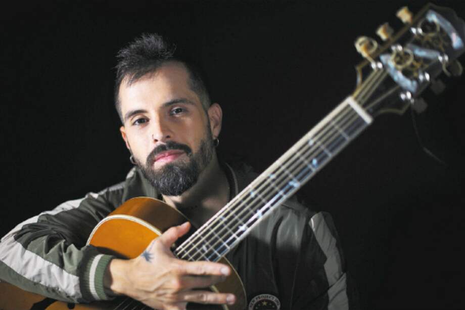 El cantante Mike Bahía ha hecho dos colaboraciones musicales con su novia, Greeicy Rendón. / Cristian Garavito - El Espectador