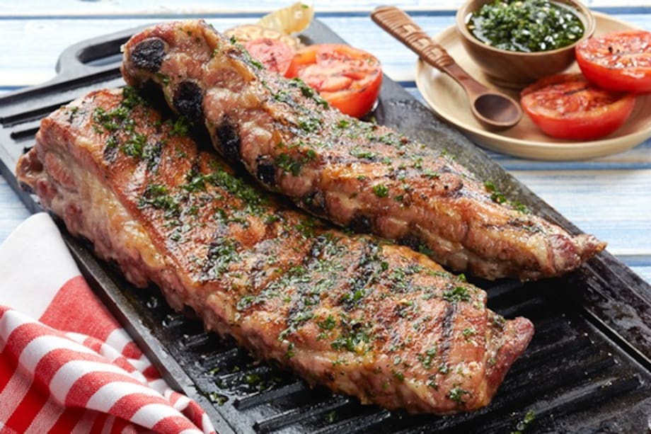 Chuleta de cerdo con chimichurri. Me encanta la carne de cerdo