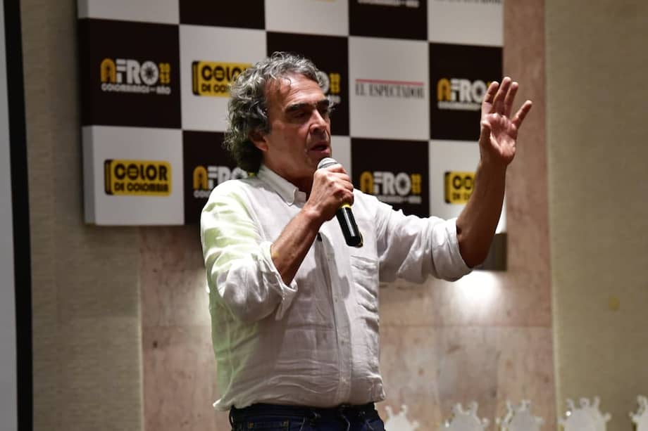 El precandidato presidencial y exgobernador de Antioquia Sergio Fajardo.