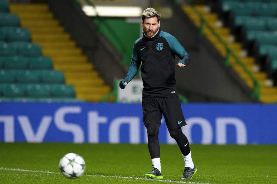Lionel Messi, durante un entrenamiento en el Celtic Park, previo al duelo de este miércoles por Champions. / AFP