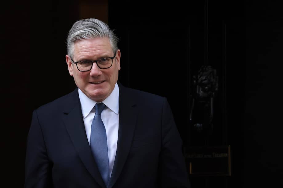 El primer ministro británico, Keir Starmer, antes de dar la bienvenida al secretario general del Consejo de Europa en el número 10 de Downing Street.