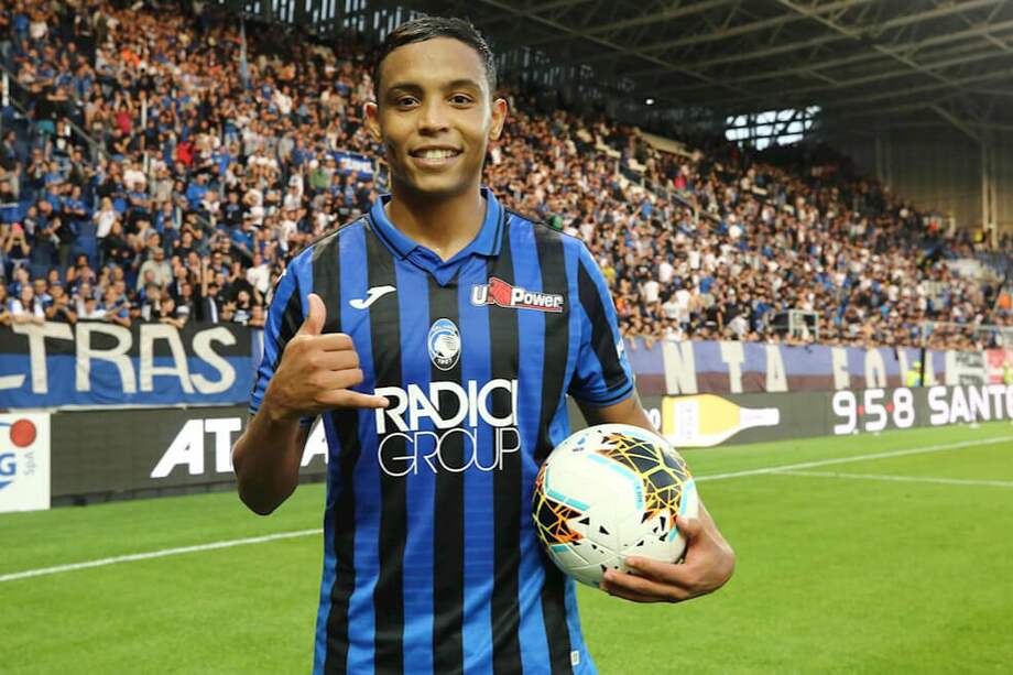 Luis Fernando Muriel se llevó la pelota tras sus tres goles. / EFE