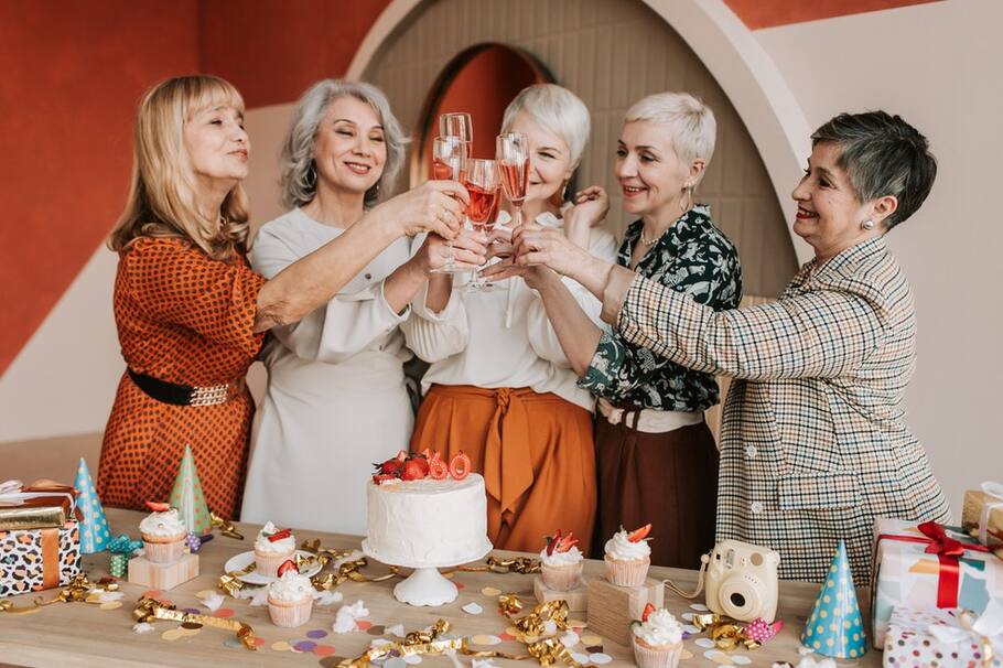 Las verdaderas amistades sobreviven a las múltiples ocupaciones. Si no es así, es lo que se consideran amistades-puente, que nos ayudan a cruzar ciertas etapas de la vida.