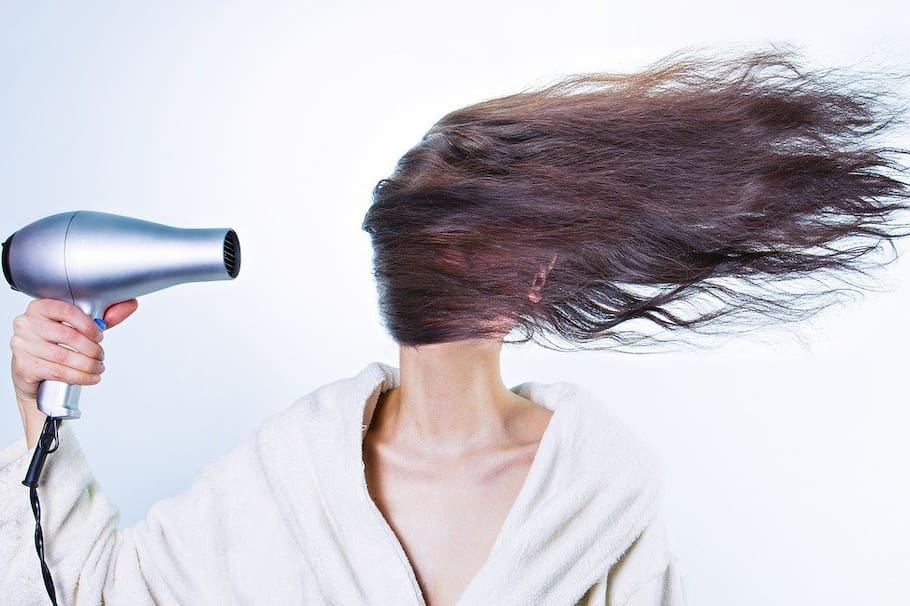 Cabello quebradizo, cabello quebrado, cabello delgado