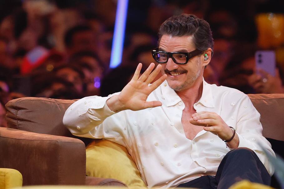 MEX3769. CIUDAD DE MÉXICO (MÉXICO), 31/05/2025.- El actor chileno-estadounidense Pedro Pascal participa en el Comic Con Experience México 2025 (CCXPMX25) este sábado en Ciudad de México (México). EFE/ Sáshenka Gutiérrez