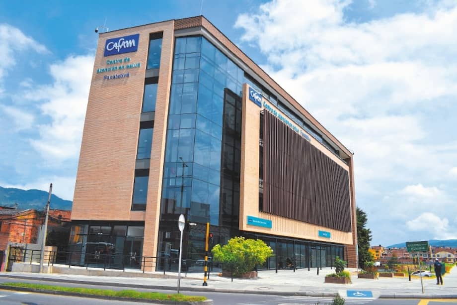 Centro de atención en salud Cafam Facatativá, calle 15 No. 4A-129, barrio Los Molinos.