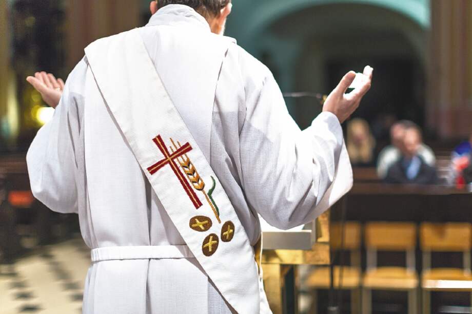 Las comunidades religiosas deben reconocer la seguridad social de sus integrantes o ministros de culto. / Mass