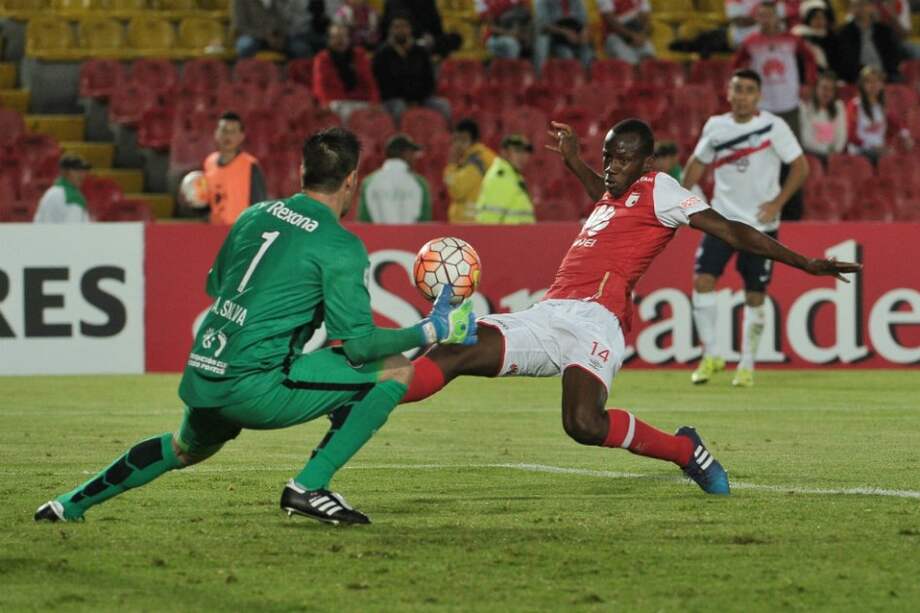 Ni Baldomero Perlaza ni sus compañeros pudieron superar al arquero Anthony Silva. / Luis Ángel