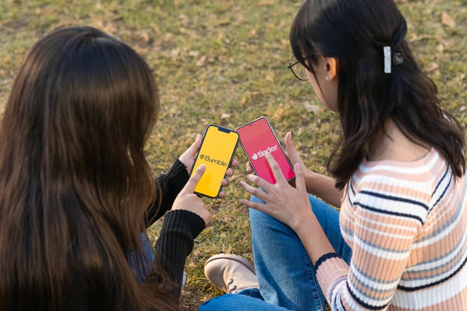 Una encuesta de Forbes de 2024 reveló que casi el 80 % de las personas que buscan pareja se sentían emocional, física o mentalmente agotadas por las aplicaciones, al menos una parte del tiempo.