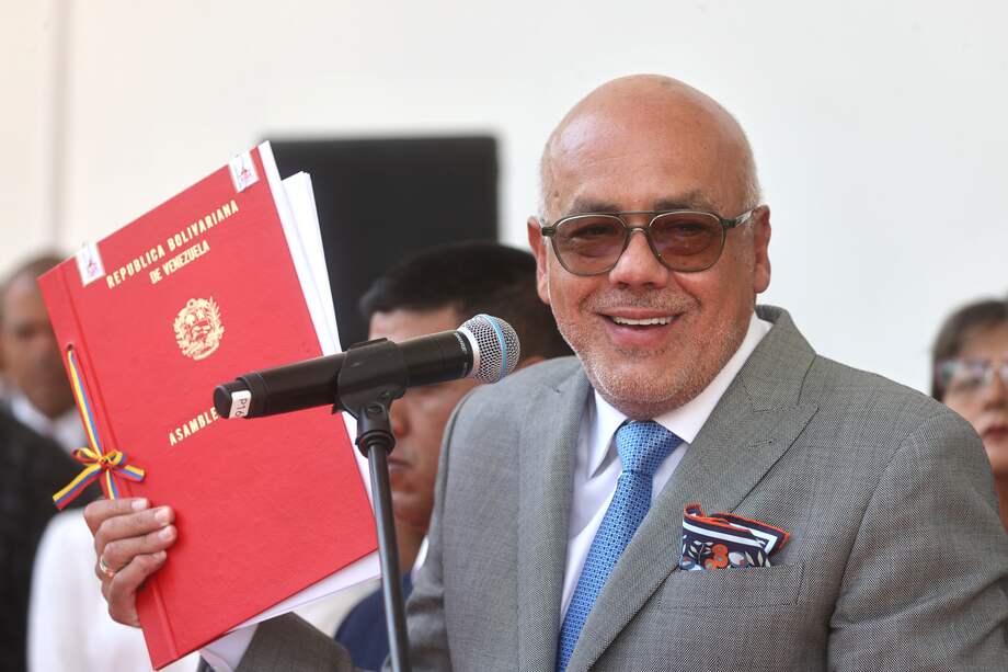 El presidente de la Asamblea Nacional (AN/Parlamento) de Venezuela, Jorge Rodríguez, habla este miércoles en Caracas (Venezuela).