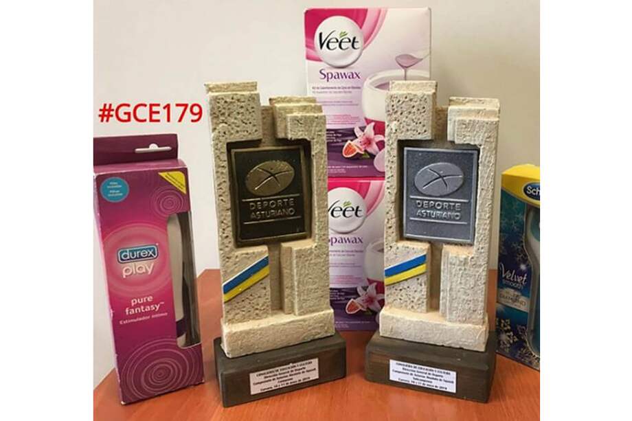 Este fue el kit que se les entregó a las deportistas. / El País