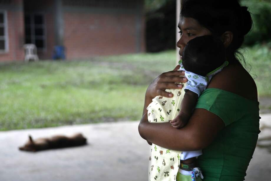 En Colombia, entre el 2000 y el 2010, las mujeres en municipios violentos tenían, en promedio, 3,4 hijos. / Óscar Pérez