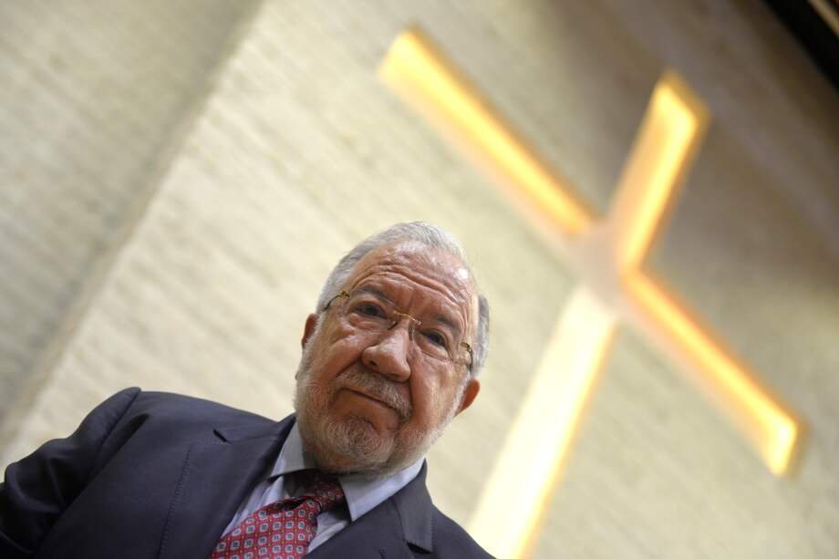 Darío Silva acepta que así como existen iglesias respetables, hay sectas que constituyen “organismos contractuales” y pastores que “parecen gamonales”. / Jhonatan Ramos - El Espectador