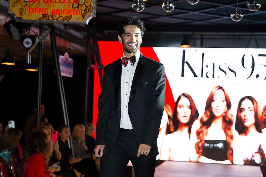 Edwin estudió aeronáutica, pero decidió abandonr esta profesión y estudiar actuación