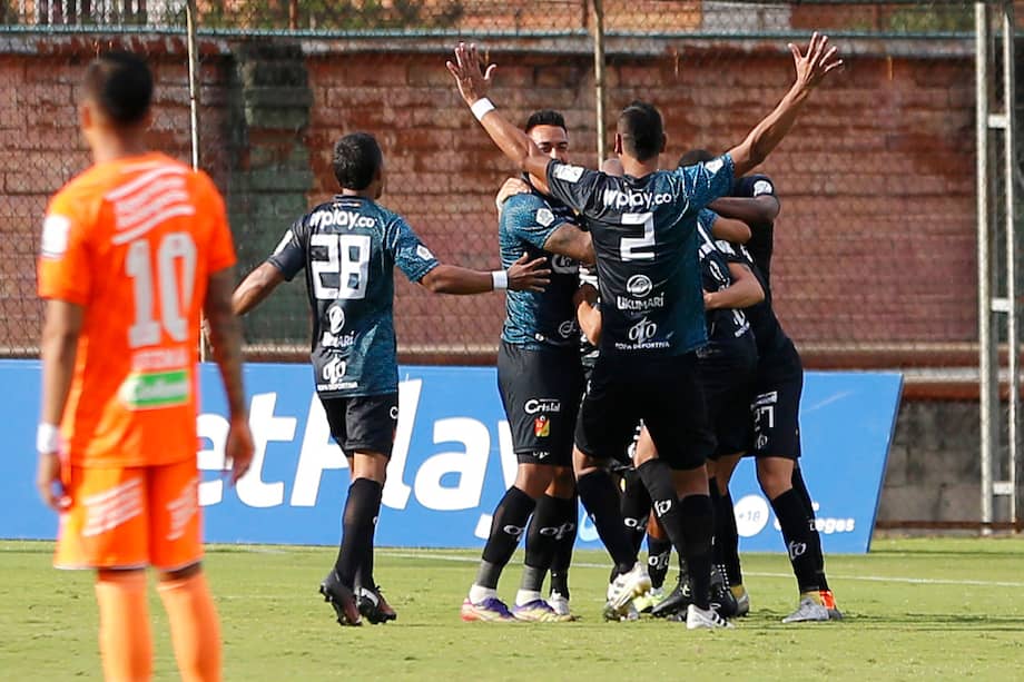 Con gol de Henry Rojas, Pereira derrotó a Envigado en condición de visitante.