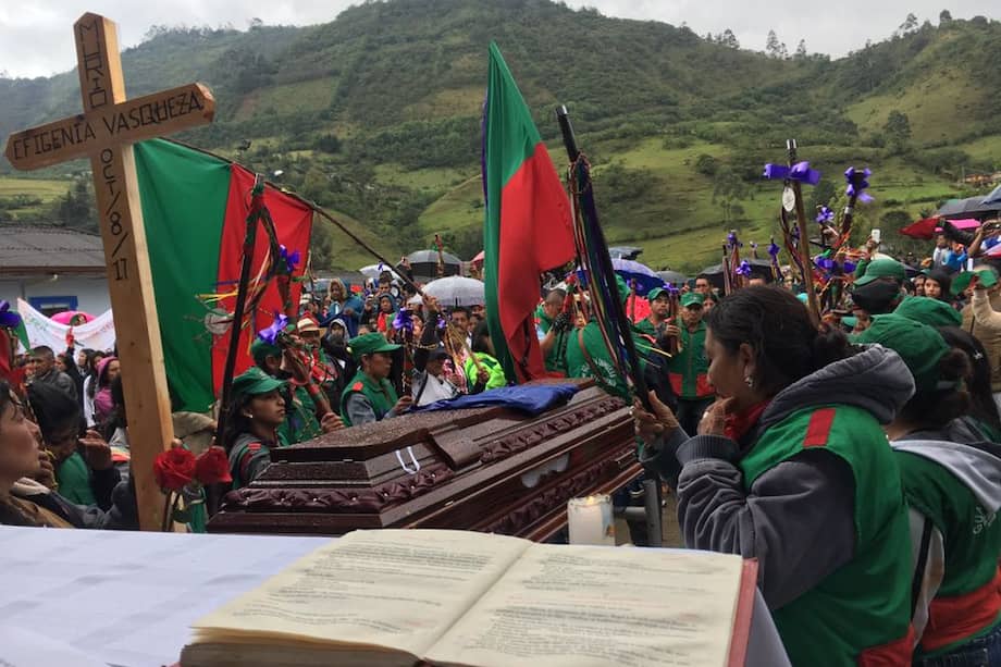 Indígenas del Cauca despiden a Efigenia Vásquez, asesinada en enfrentamientos con el Esmad. / Fotos Tom Laffay