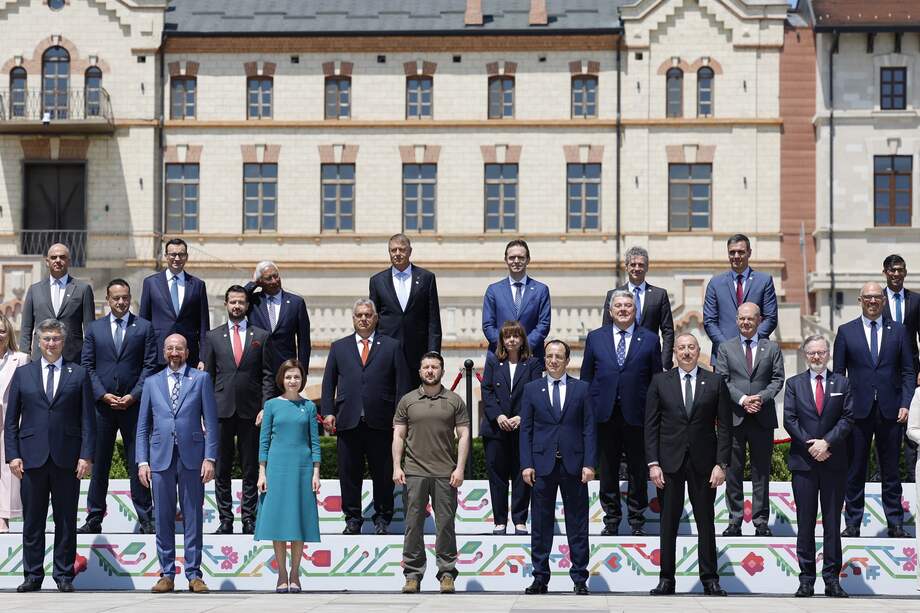 Los jefes de estado europeos en la Cumbre de la Comunidad Política Europea (EPC) en el Castillo Mimi en Bulboaca, Moldavia.
