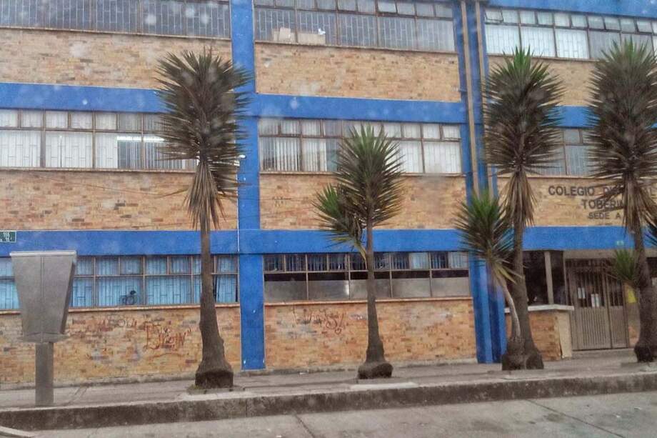 Fachada del colegio Toberín.