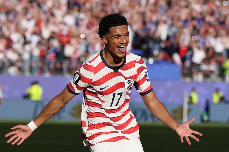Malik Tillman celebra el 2-0 de Estados Unidos frente a Bosnia y Herzegovina en el partido de los 16avos de final de la Copa Mundial de la FIFA Norteamérica 2026, este miércoles 1 de julio en el Levi's Stadium de Santa Clara.