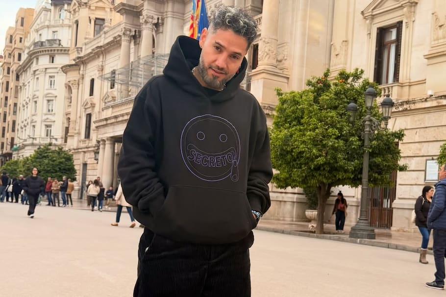 En redes sociales se han difundido algunas fotos de la unión del artista, quien interpreta a Axel en la serie de Caracol Televisión. Ella es su esposa