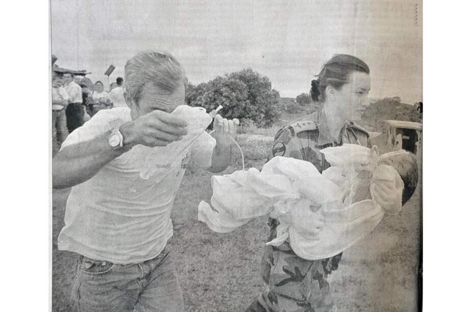 Decenas de muertos y heridos dejó la explosión del Oleoducto Central de Colombia, en Machuca. /Inaldo Pérez.