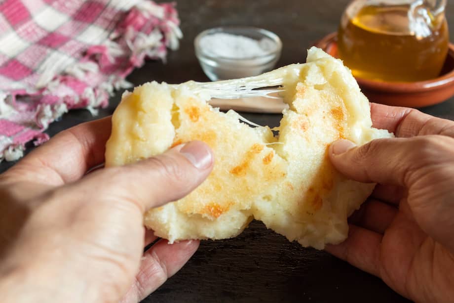 Arepa, alimento tradicional de la gastronomía latinoamericana.