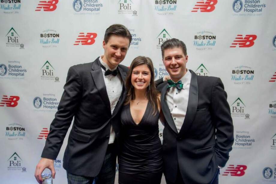 Corey Griffin (derecha) fue el creador del movimiento que ha logrado recaudar más de 10 millones de dólares.