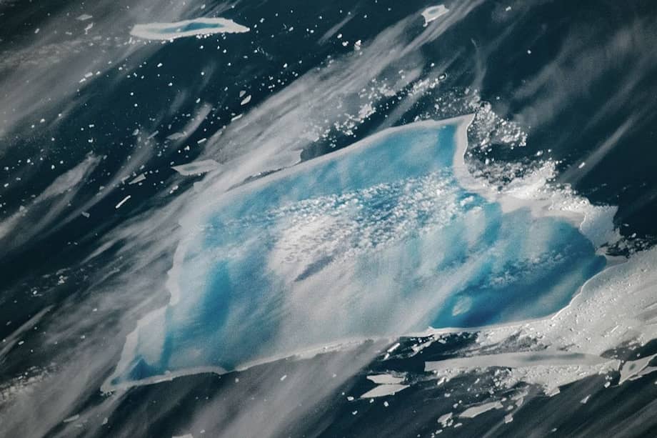 Conocido como A23a, el iceberg de alrededor de cuatro mil kilómetros cuadrados se separó de la costa antártica en 1986, pero se asentó en 2020 en el mar de Weddell, pasando a ser una isla de hielo.