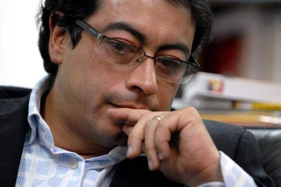 ¿Se le enreda la candidatura presidencial a Gustavo Petro?